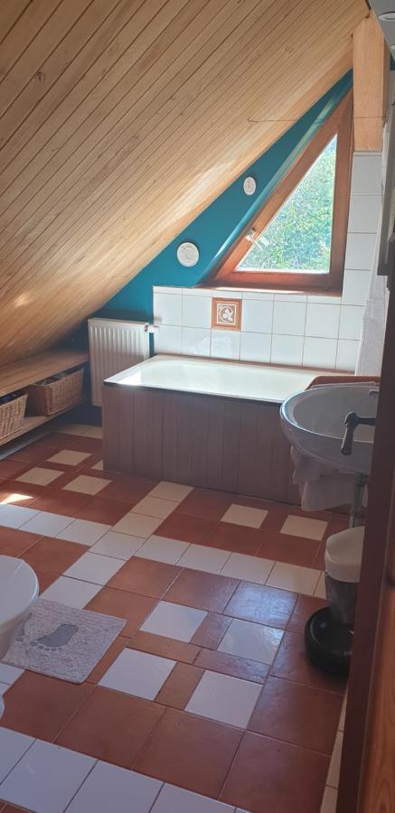 Majiga Istaba Ar Balkonu Un Vannasistaba, Bezmaksas Velo Noma Iecava Exterior foto