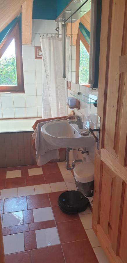 Majiga Istaba Ar Balkonu Un Vannasistaba, Bezmaksas Velo Noma Iecava Exterior foto